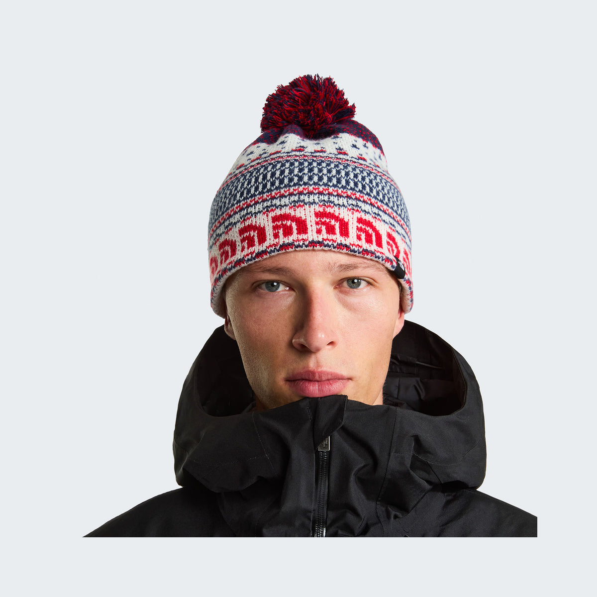 White Dune Jacquard/Pom